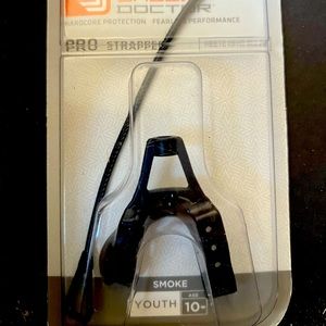 DONATED YTH STRAPPED MOUTH GUARD